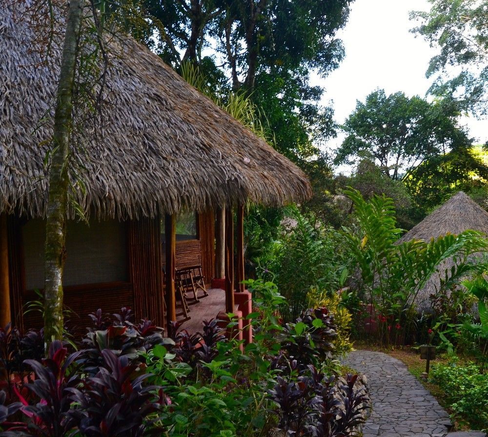 Luna Lodge Carate Exterior foto