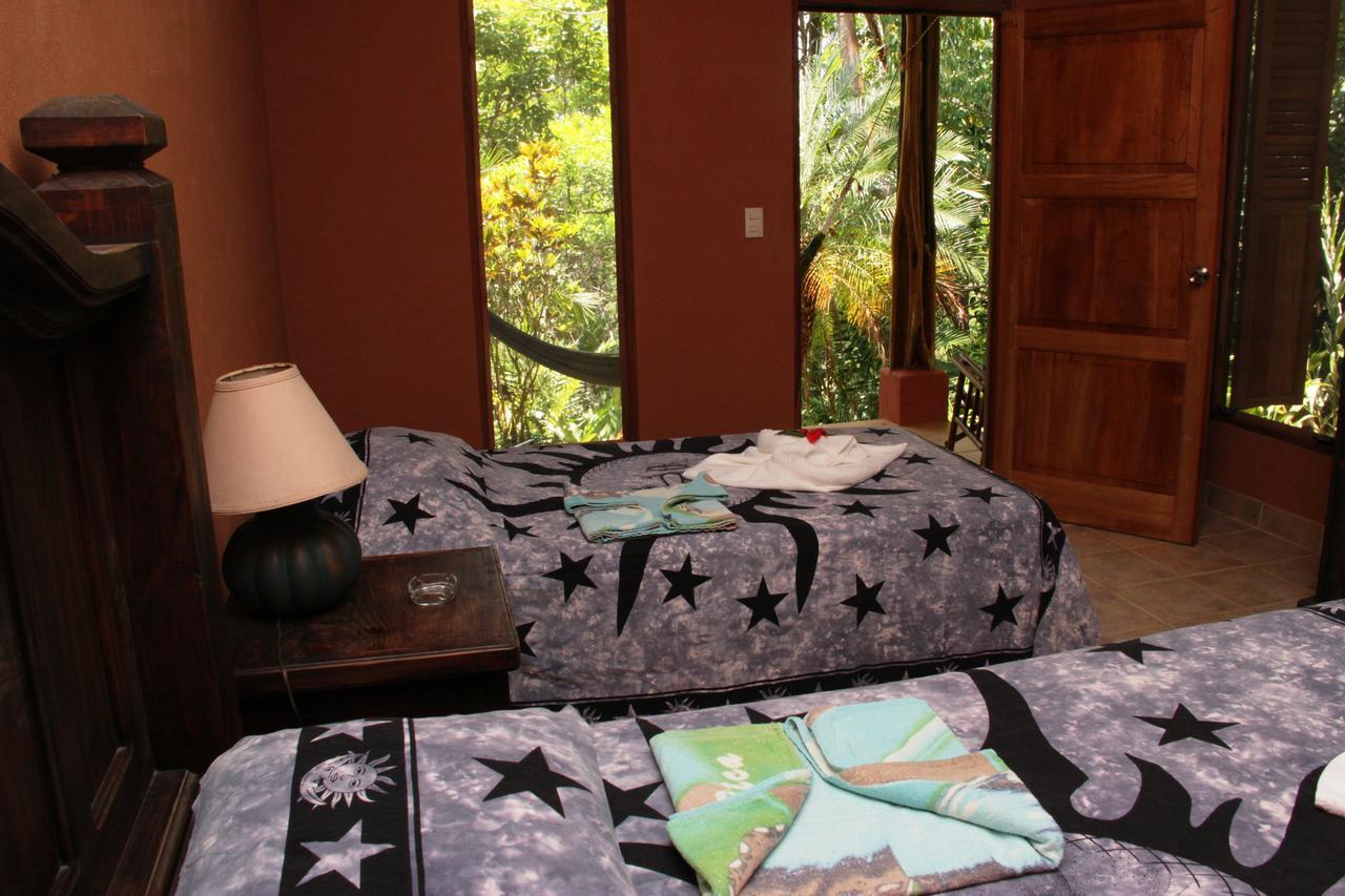 Luna Lodge Carate Habitación foto